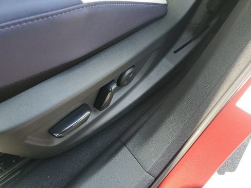 Certified 2026 Nissan Leaf Platinum+ w/ Floor Mat Package (Platinum+) FWD image 17