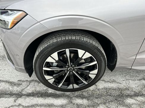 New 2026 Volvo XC60 B5 Plus w/ Climate Package image 10