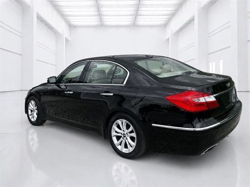 Used 2013 Hyundai Genesis 3.8 RWD image 5