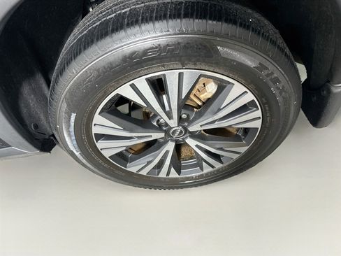 Used 2023 Nissan Rogue SV FWD image 11