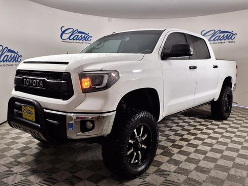 Used 2016 Toyota Tundra SR5 w/ SR5 Upgrade Package AWD/4WD image 3