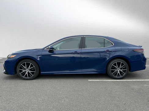 Used 2024 Toyota Camry SE image 6