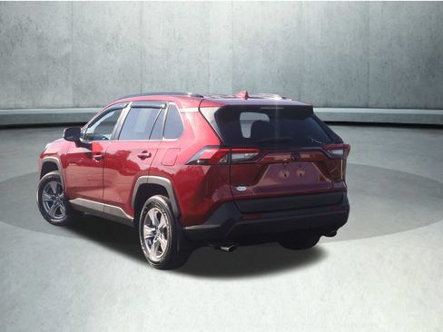 Used 2022 Toyota RAV4 XLE w/ Convenience Package AWD/4WD image 18
