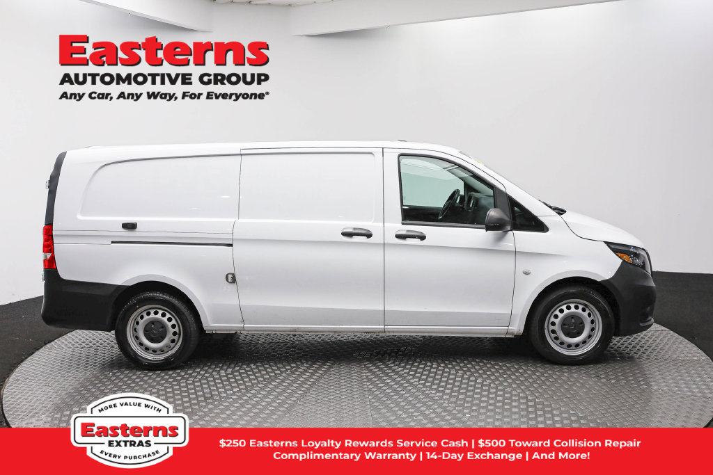 Used 2023 Mercedes-Benz Metris image 5