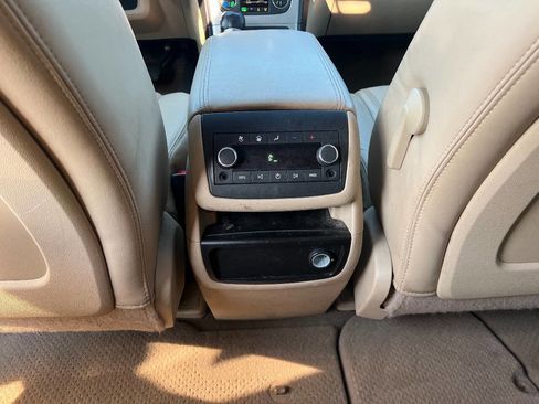 Used 2011 GMC Acadia SLT image 36