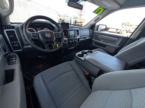 Used 2017 RAM 1500 Classic SLT image 6