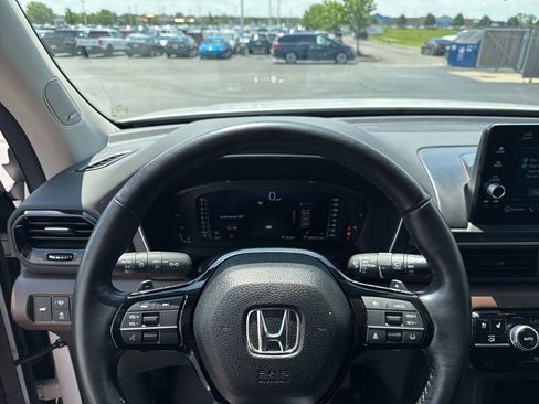 Used 2024 Honda Pilot Elite image 13