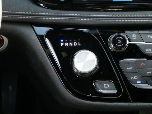 New 2026 Chrysler Pacifica Select image 16