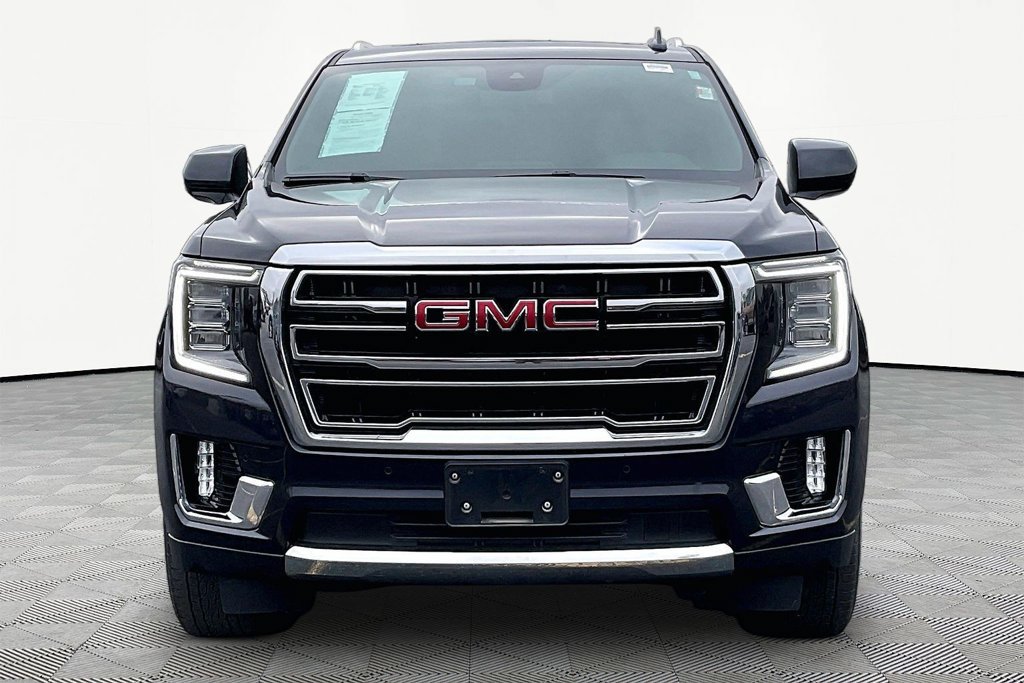 Used 2023 GMC Yukon SLT AWD/4WD image 2
