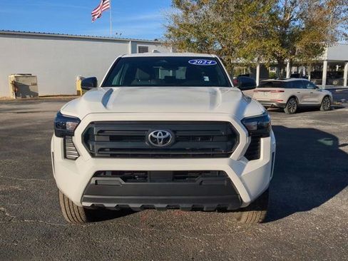 Used 2024 Toyota Tacoma SR image 9