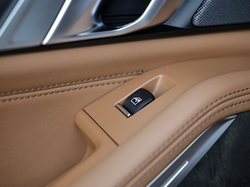 New 2026 BMW X5 sDrive40i image 25