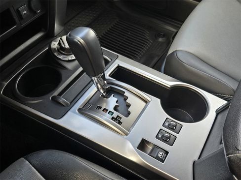 Used 2021 Toyota 4Runner SR5 Premium image 19