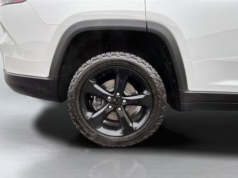 Used 2022 Jeep Grand Cherokee L Laredo image 20