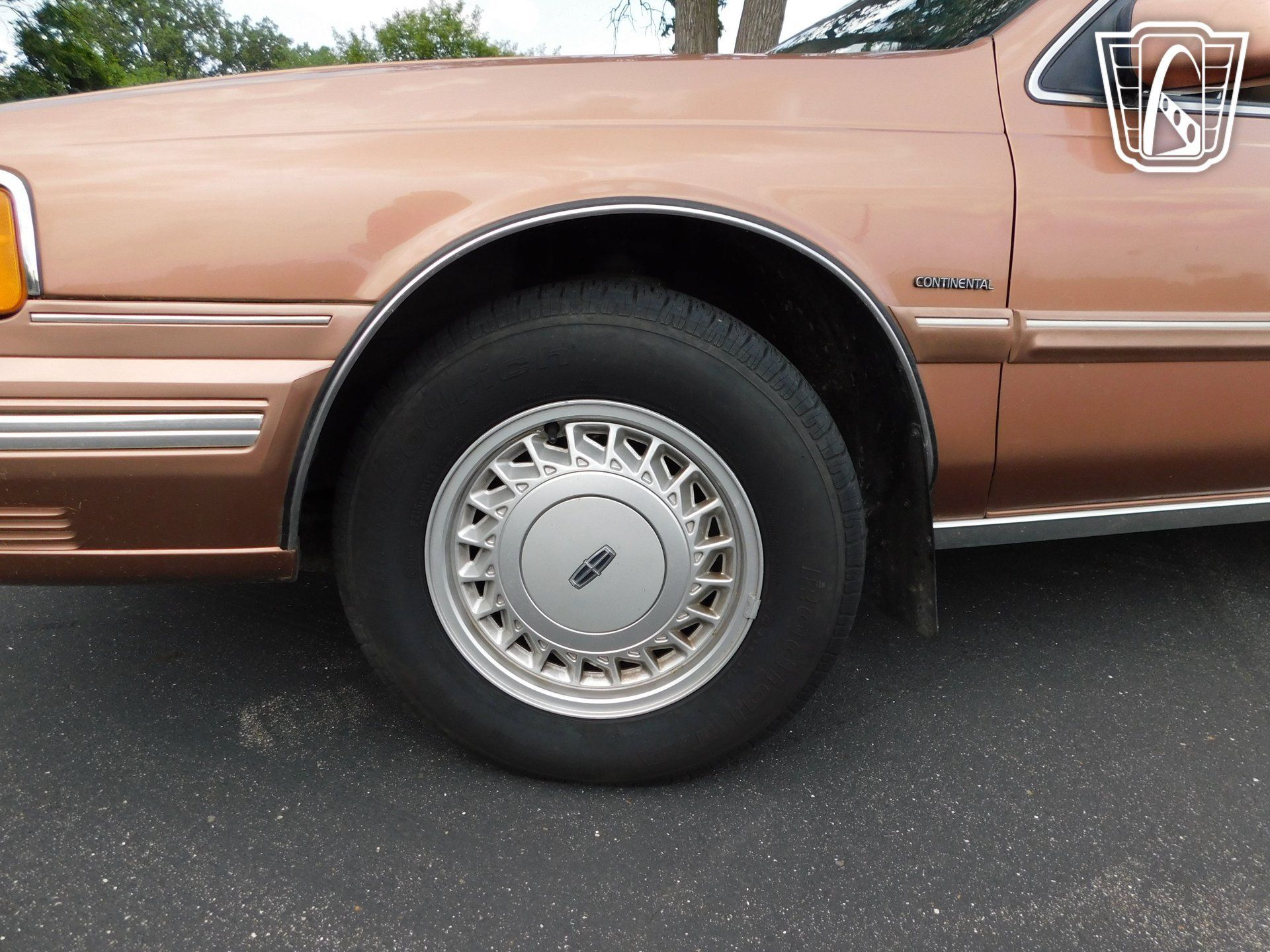 Used 1992 Lincoln Continental Executive FWD image 35