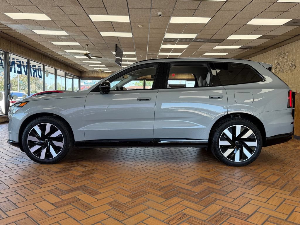 Used 2025 Volvo EX90 Ultra AWD/4WD image 6
