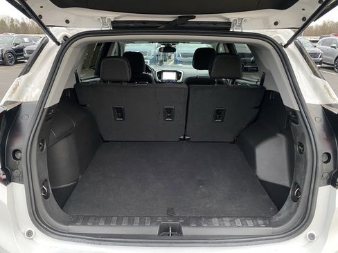 Used 2024 GMC Terrain SLE w/ Driver Convenience Package image 27