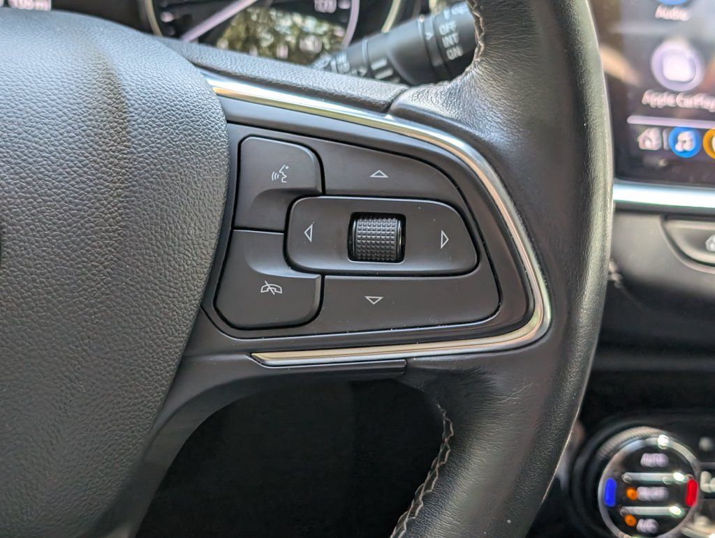 Used 2022 Buick Encore GX Essence w/ Experience Buick Package FWD image 27