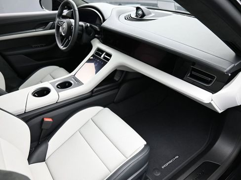 New 2026 Porsche Taycan Turbo image 33