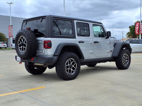Used 2024 Jeep Wrangler Unlimited Rubicon AWD/4WD image 5