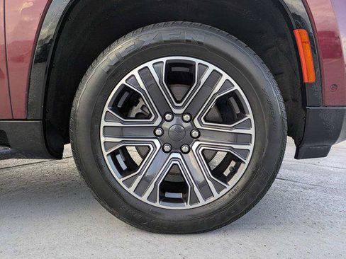 Certified 2024 Jeep Wagoneer Series II AWD/4WD image 10