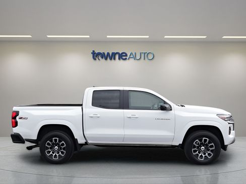 Used 2023 Chevrolet Colorado Z71 w/ Z71 Convenience Package 2 AWD/4WD image 6