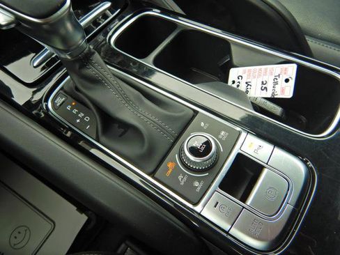 Used 2025 Kia Telluride S image 22