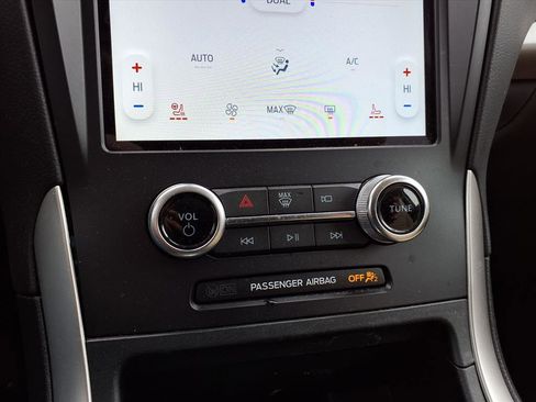 Used 2024 Ford Edge SEL w/ Convenience Package image 18