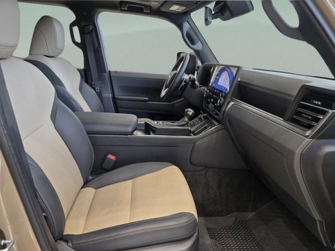 Certified 2025 Lexus GX 550 AWD/4WD image 12