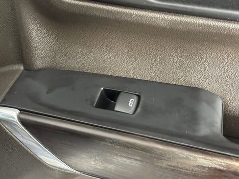 Used 2021 GMC Sierra 1500 SLT image 38