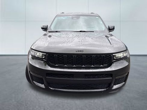 Used 2023 Jeep Grand Cherokee L Limited w/ Black Appearance Package AWD/4WD image 6