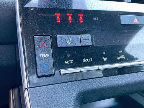 Used 2022 Toyota Avalon XLE image 31