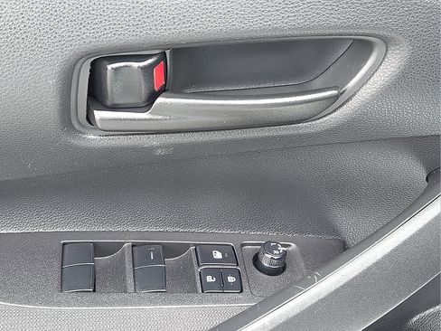 Used 2025 Toyota Corolla LE image 13