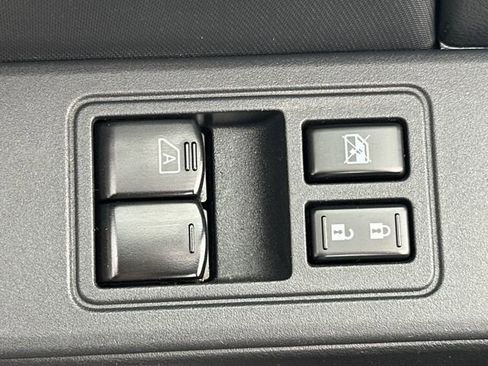 Used 2022 Nissan Frontier S image 12