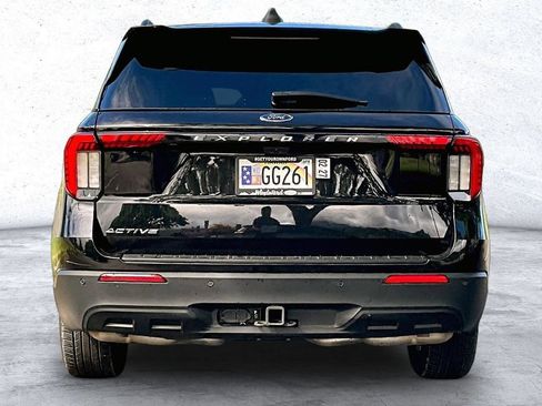 Used 2025 Ford Explorer Active RWD image 4