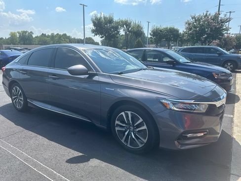Used 2019 Honda Accord EX image 2
