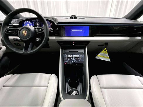 New 2026 Porsche Macan 4 Electric AWD/4WD image 14