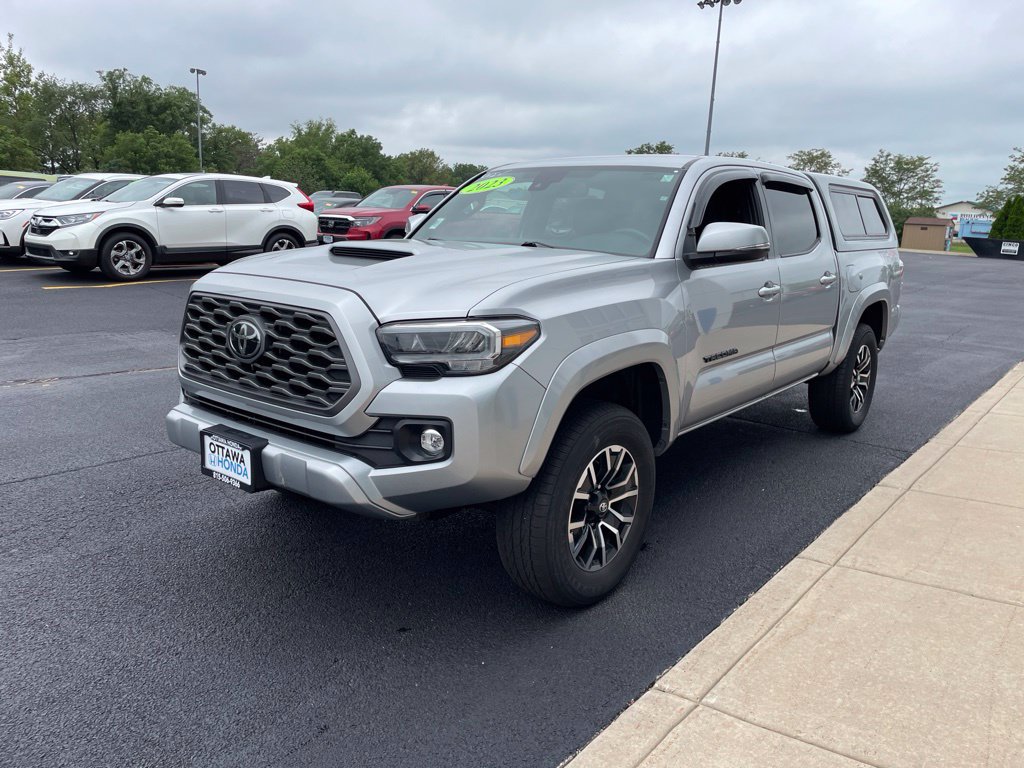 Used 2023 Toyota Tacoma TRD Sport w/ TRD Premium Sport Package AWD/4WD image 2