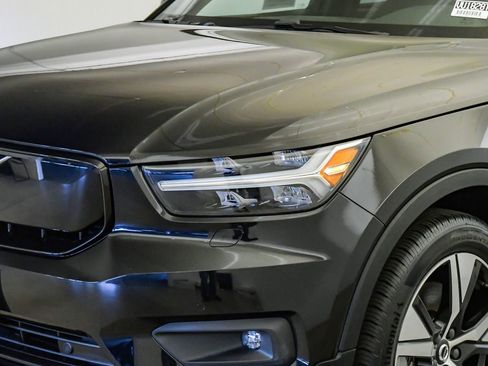 Certified 2021 Volvo XC40 P8 Recharge w/ Advanced Package AWD/4WD image 9