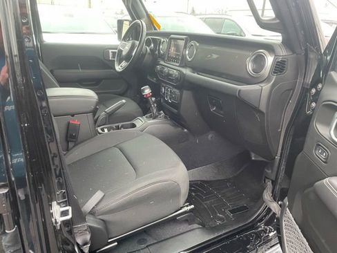 Used 2022 Jeep Gladiator Overland image 20