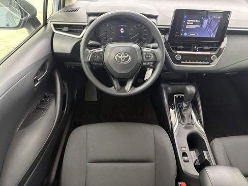 Used 2025 Toyota Corolla LE FWD image 4