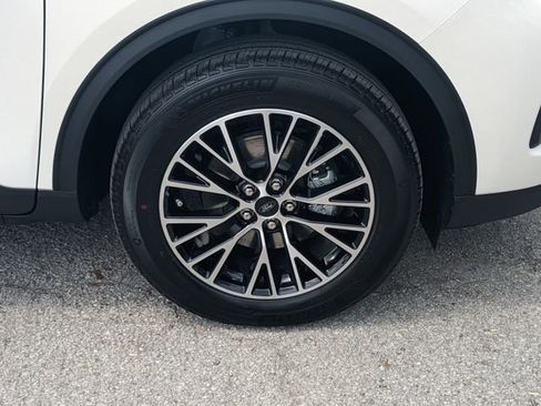 New 2025 Ford Escape SE w/ PHEV Premium Package image 23