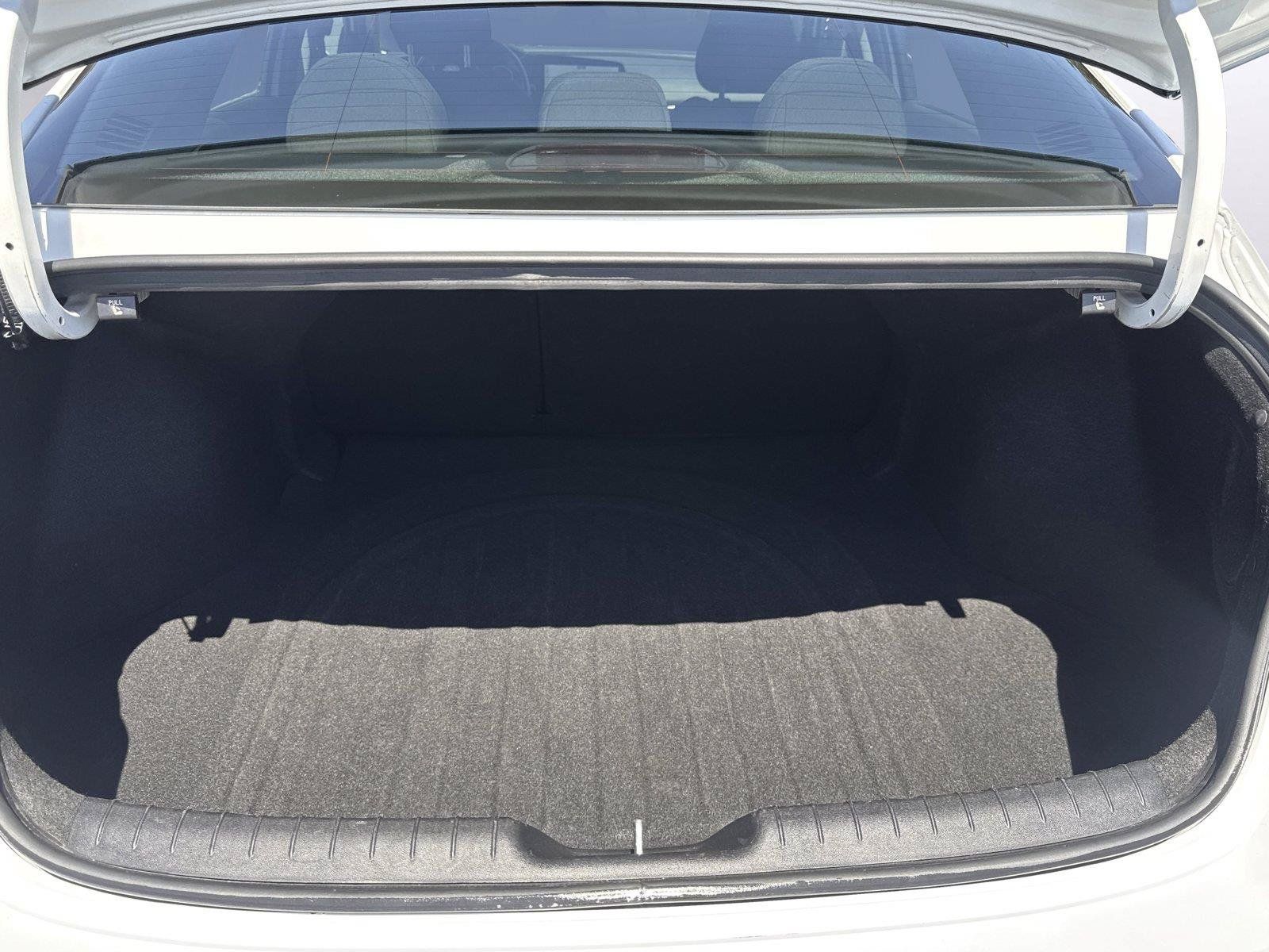 Used 2025 Hyundai Elantra SEL FWD image 34