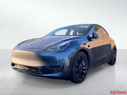 Used 2022 Tesla Model Y Performance AWD/4WD image 2