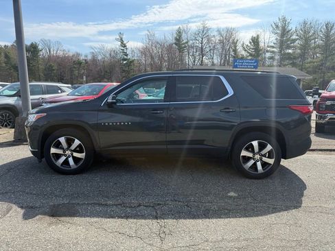 Used 2019 Chevrolet Traverse LT w/ LT Premium Package image 3