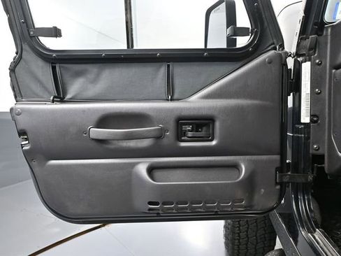 Used 2002 Jeep Wrangler X image 16