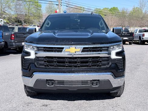 Used 2025 Chevrolet Silverado 1500 LT image 3