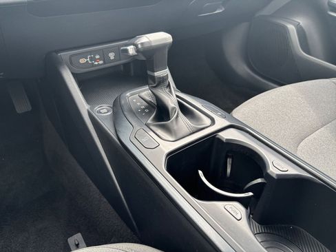 Used 2025 Kia K4 LXS image 40