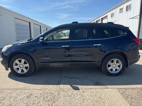 Used 2009 Chevrolet Traverse LT AWD/4WD image 3