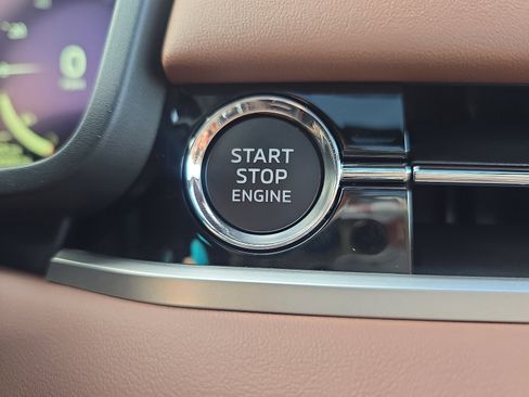 New 2025 Mitsubishi Outlander SEL image 23