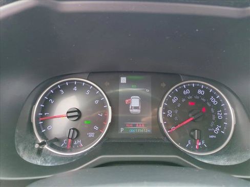 Used 2020 Toyota RAV4 XLE Premium FWD image 11